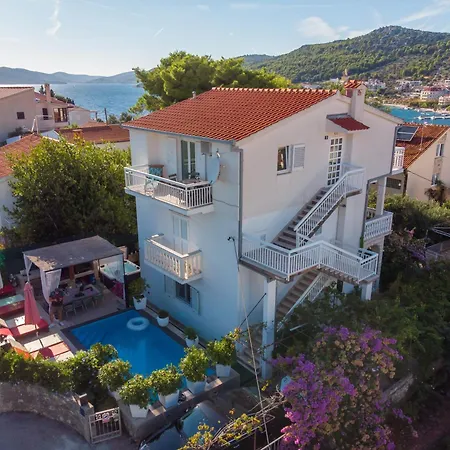 Villa Danijela With Heated Pool,jacuzzi And Sauna Seget Vranjica