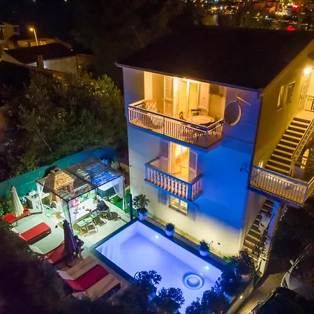 Villa Danijela With Heated Pool,jacuzzi And Sauna *