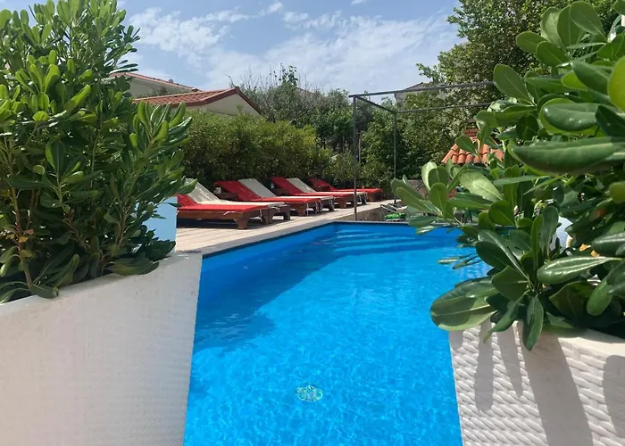 Danijela With Heated Pool,jacuzzi And Sauna * Seget Vranjica