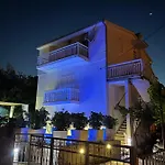 Danijela With Heated Pool,jacuzzi And Sauna * Seget Vranjica