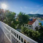 Danijela With Heated Pool,jacuzzi And Sauna Seget Vranjica
