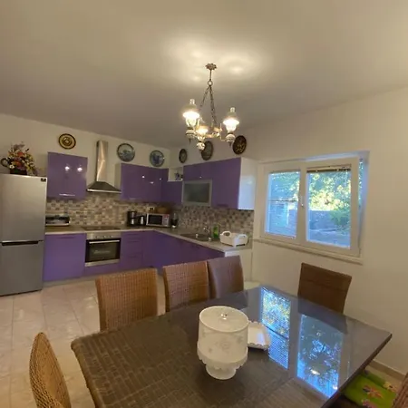فيلة Danijela With Heated Pool,jacuzzi And Sauna *