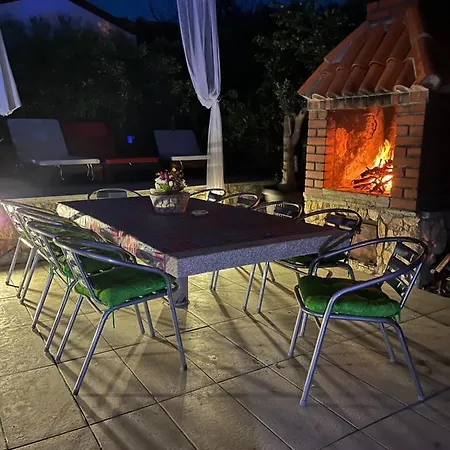 Vila Danijela With Heated Pool,jacuzzi And Sauna Seget Vranjica