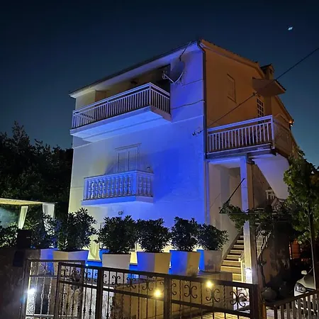 Danijela With Heated Pool,jacuzzi And Sauna * Seget Vranjica