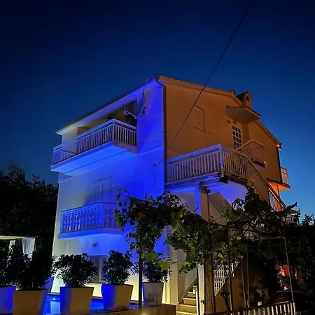 فيلة Danijela With Heated Pool,jacuzzi And Sauna سيغيت فغانييتْسا