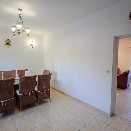 فيلة Danijela With Heated Pool,jacuzzi And Sauna سيغيت فغانييتْسا