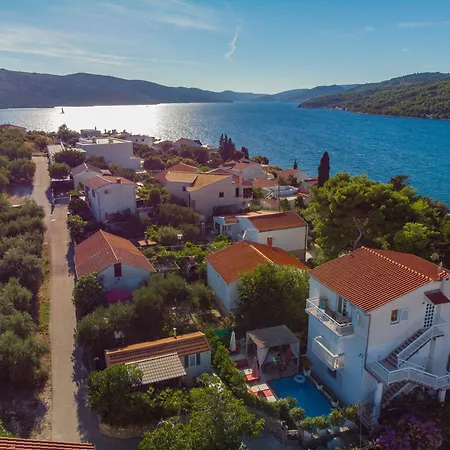 Danijela With Heated Pool,jacuzzi And Sauna