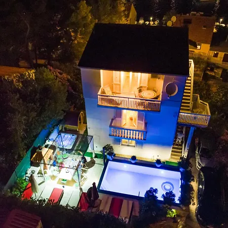 Danijela With Heated Pool,jacuzzi And Sauna Seget Vranjica