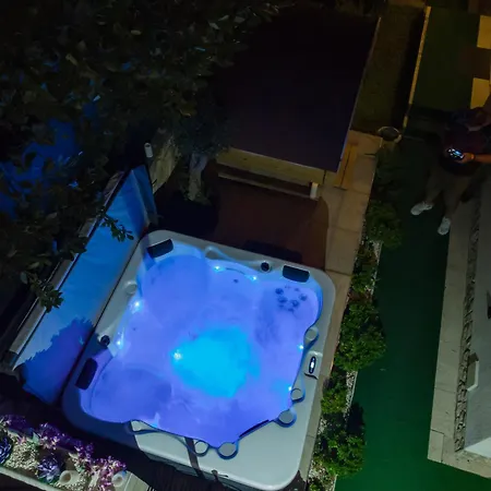 Danijela With Heated Pool,jacuzzi And Sauna Seget Vranjica