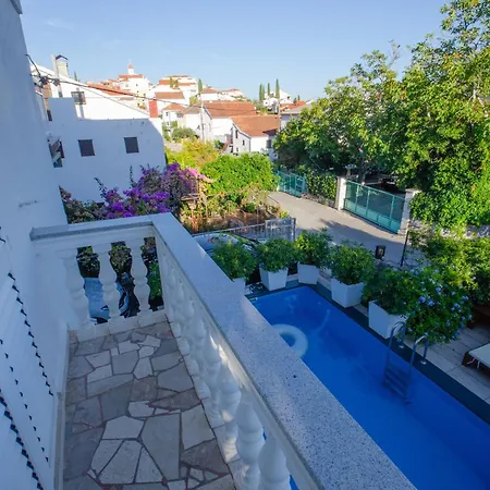 Danijela With Heated Pool,jacuzzi And Sauna Seget Vranjica