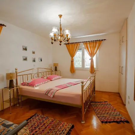 Danijela With Heated Pool,jacuzzi And Sauna