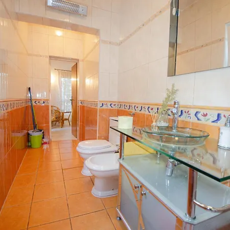 Danijela With Heated Pool,jacuzzi And Sauna