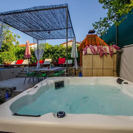 Vila Danijela With Heated Pool,jacuzzi And Sauna *