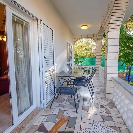 فيلة Danijela With Heated Pool,jacuzzi And Sauna سيغيت فغانييتْسا