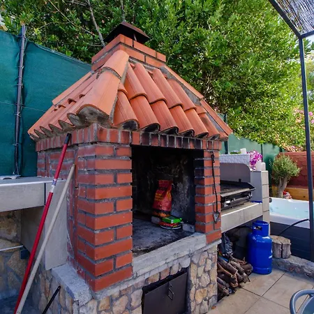 Danijela With Heated Pool,jacuzzi And Sauna Seget Vranjica