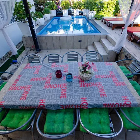 فيلة Danijela With Heated Pool,jacuzzi And Sauna