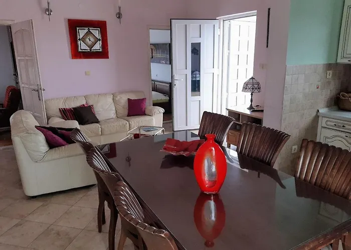 فيلة Danijela With Heated Pool,jacuzzi And Sauna