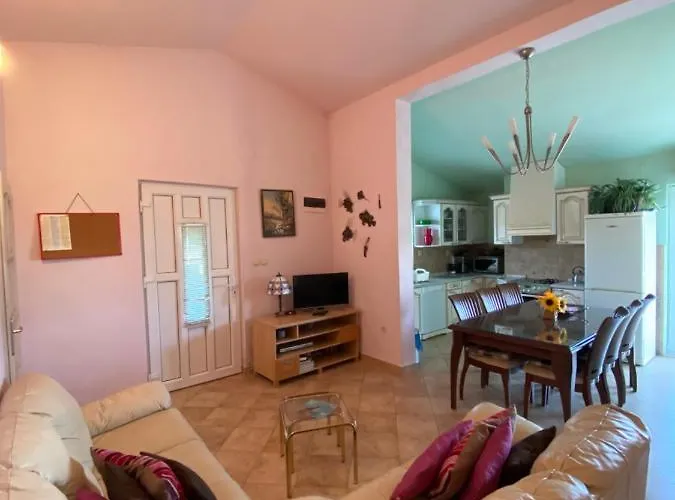Danijela With Heated Pool,jacuzzi And Sauna * سيغيت فغانييتْسا
