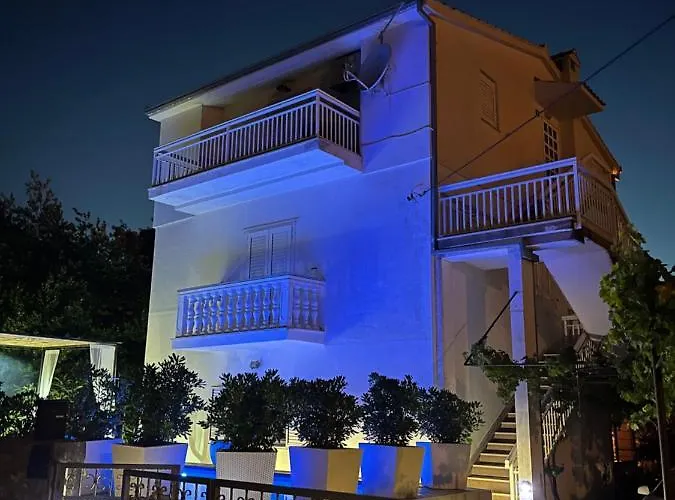 Danijela With Heated Pool,jacuzzi And Sauna * سيغيت فغانييتْسا