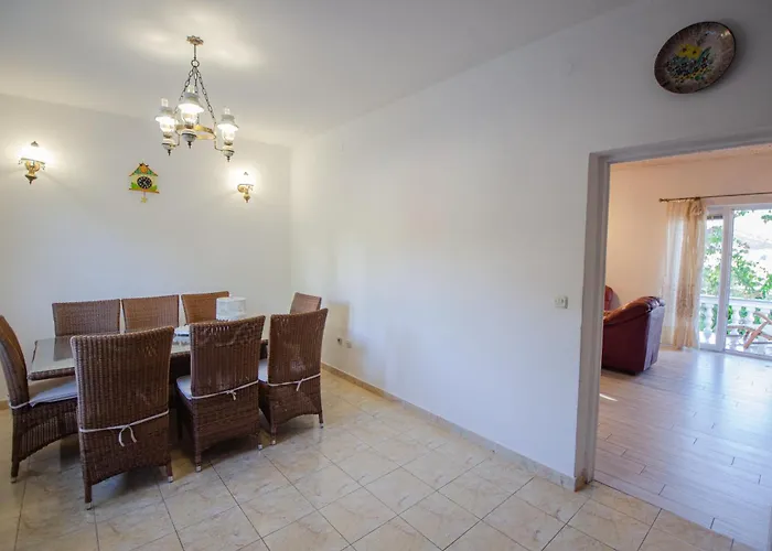فيلة Danijela With Heated Pool,jacuzzi And Sauna سيغيت فغانييتْسا