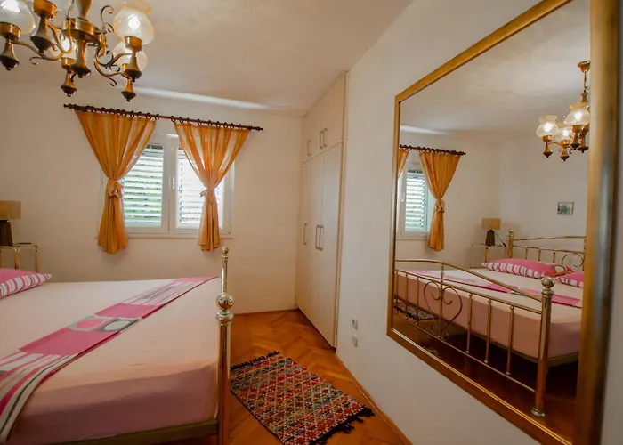 فيلة Danijela With Heated Pool,jacuzzi And Sauna سيغيت فغانييتْسا