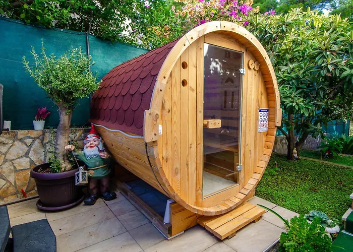 فيلة Danijela With Heated Pool,jacuzzi And Sauna
