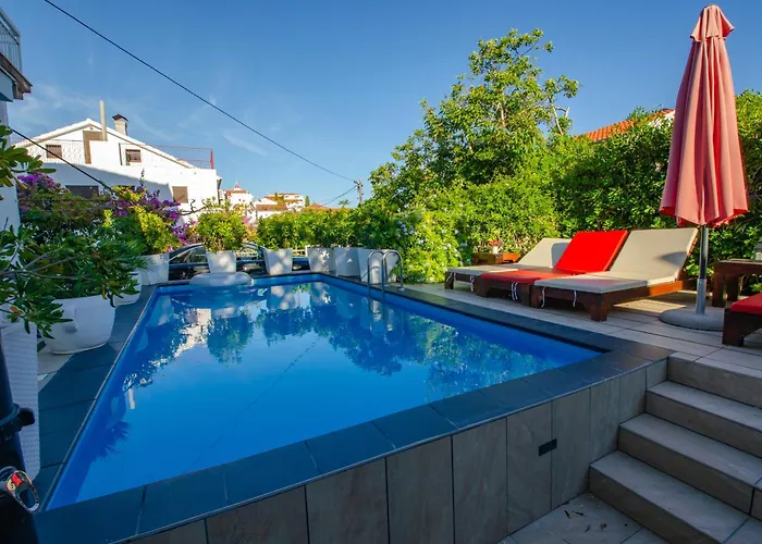 Danijela With Heated Pool,jacuzzi And Sauna
