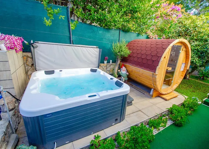 Danijela With Heated Pool,jacuzzi And Sauna