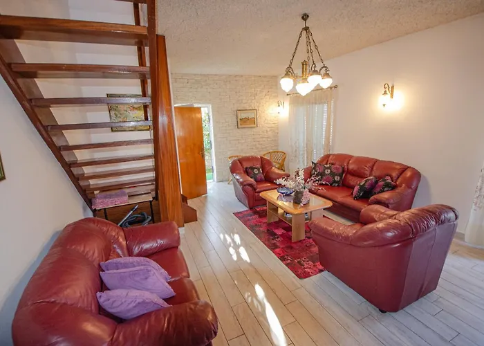 فيلة Danijela With Heated Pool,jacuzzi And Sauna سيغيت فغانييتْسا