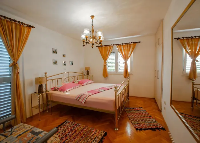 Danijela With Heated Pool,jacuzzi And Sauna