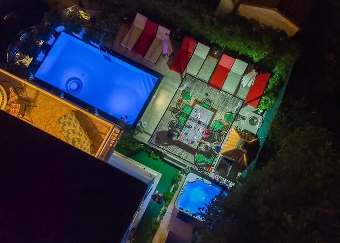 فيلة Danijela With Heated Pool,jacuzzi And Sauna سيغيت فغانييتْسا