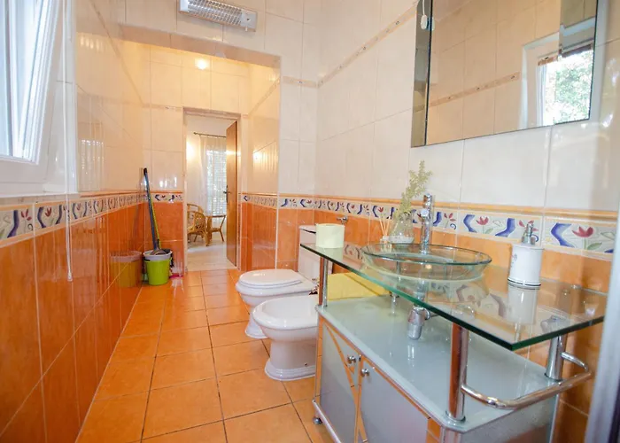 Danijela With Heated Pool,jacuzzi And Sauna