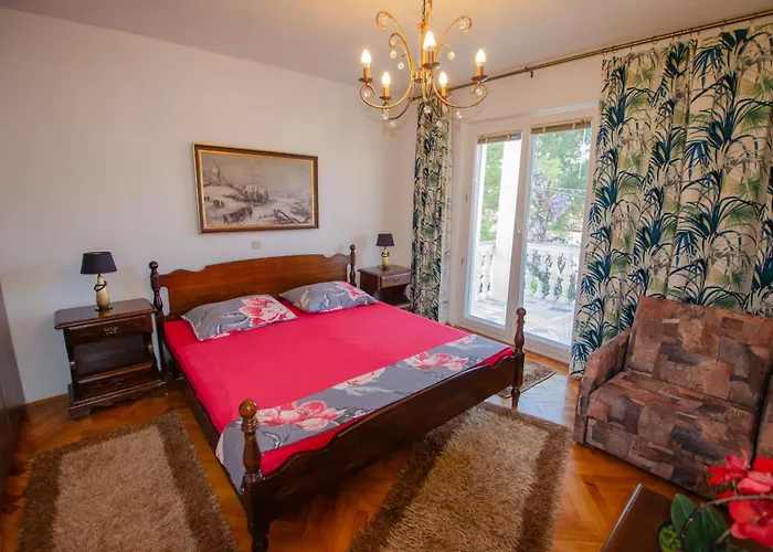 Danijela With Heated Pool,jacuzzi And Sauna سيغيت فغانييتْسا