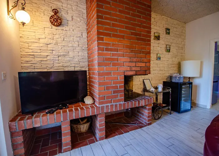 Danijela With Heated Pool,jacuzzi And Sauna سيغيت فغانييتْسا