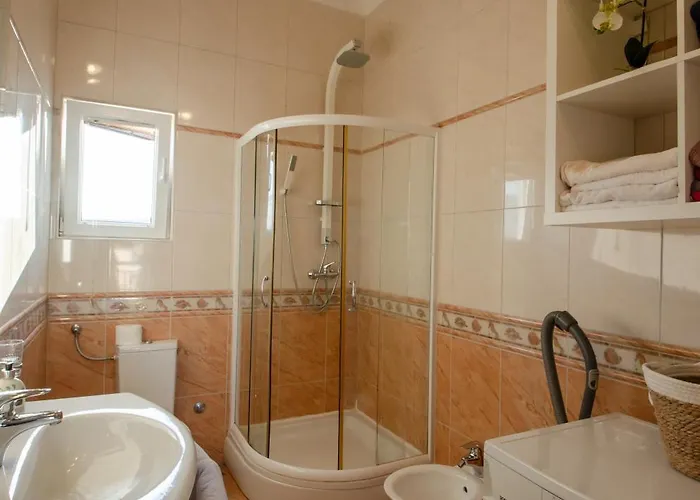 فيلة Danijela With Heated Pool,jacuzzi And Sauna *