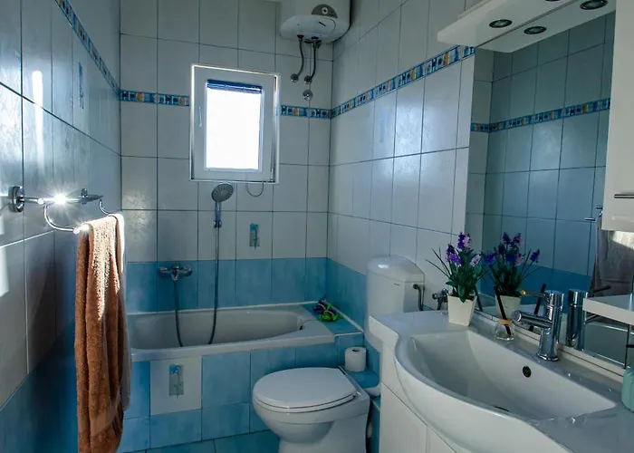 فيلة Danijela With Heated Pool,jacuzzi And Sauna *