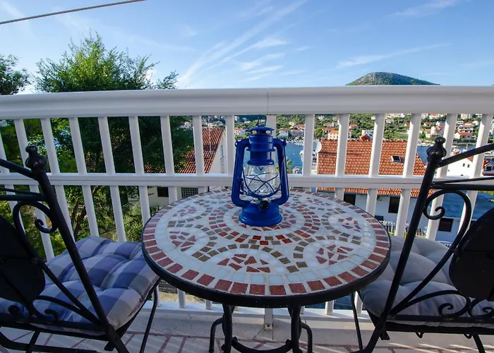 فيلة Danijela With Heated Pool,jacuzzi And Sauna