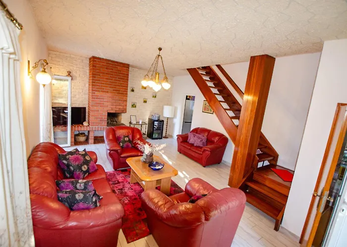 Danijela With Heated Pool,jacuzzi And Sauna