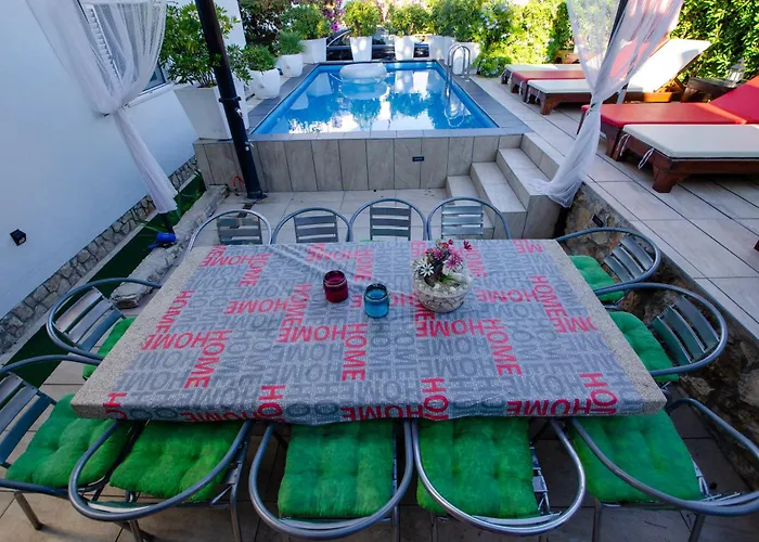 فيلة Danijela With Heated Pool,jacuzzi And Sauna