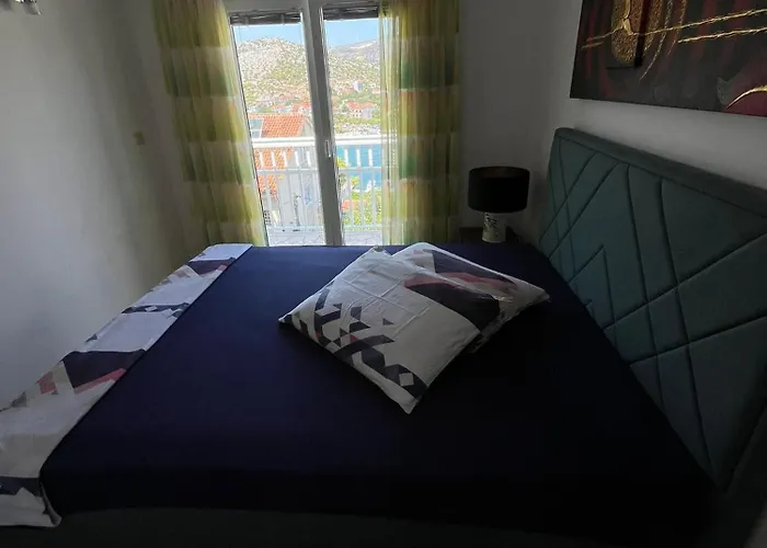 Danijela With Heated Pool,jacuzzi And Sauna فيلة